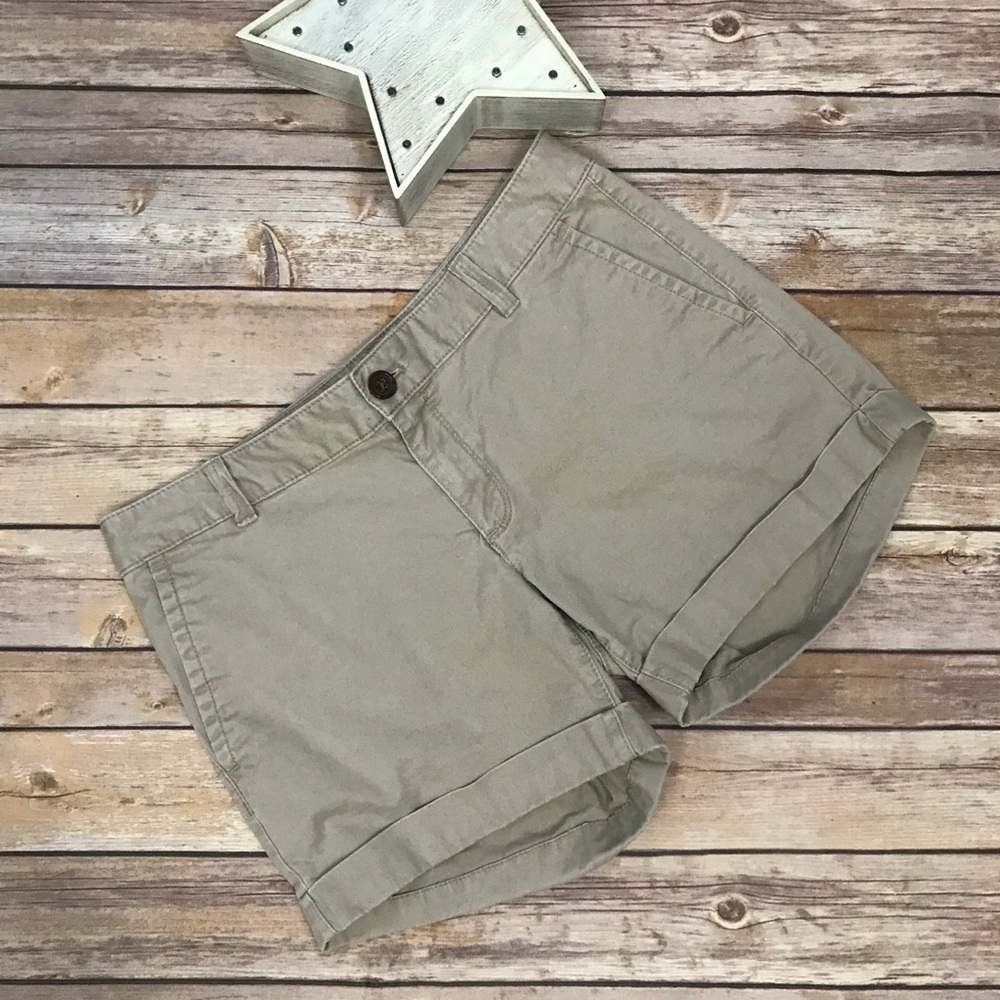 Banana Republic khaki city chino shorts Sz 2